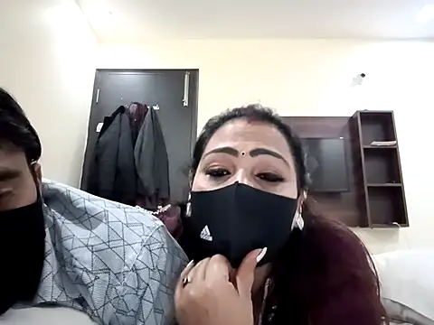 horny_milf_couple live sex cam