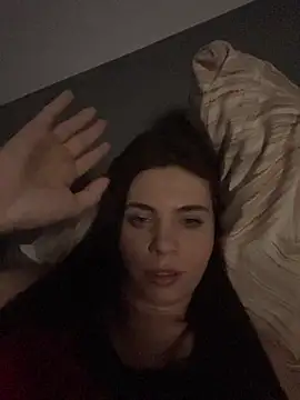 CurlyLara live sex cam