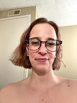 CreamedKitten live sex cam