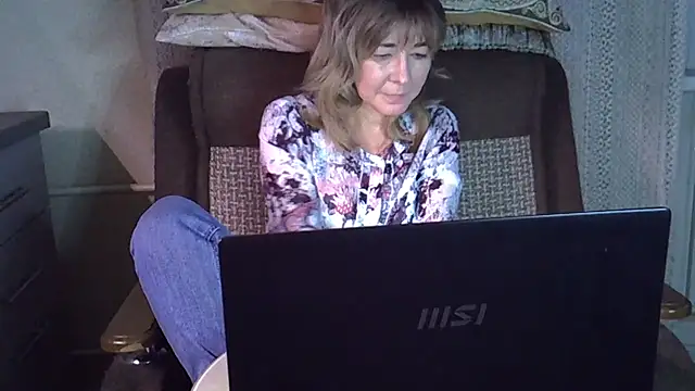 EllaJohnsonX's cam snapshot