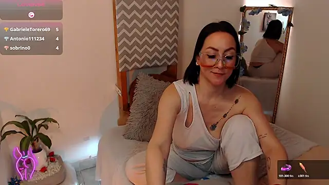 kiara_bermont's cam snapshot