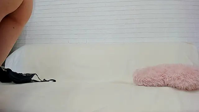 Luna_Skye_'s cam snapshot