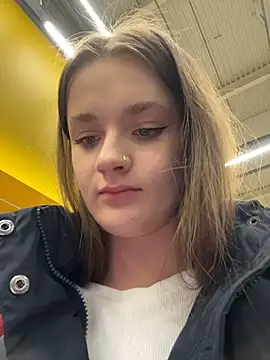 KittyQueeny live sex cam