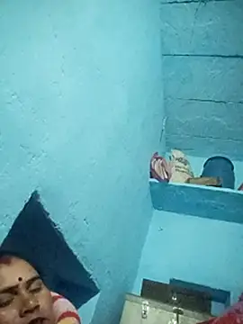 Chinki_pande's cam snapshot