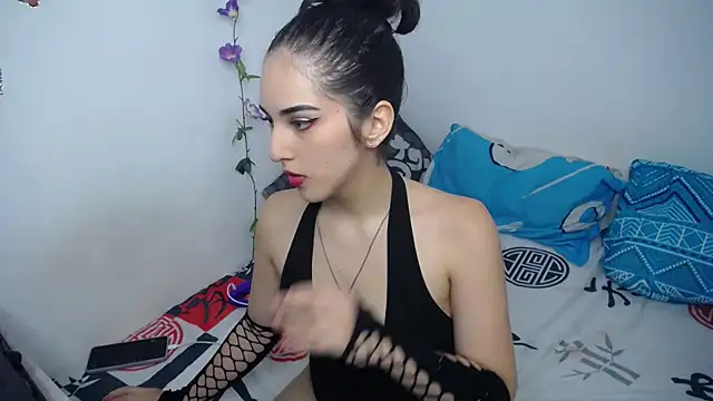 Julieta_Hass live sex cam