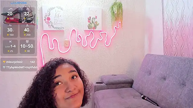 samanthaeliott22 live sex cam