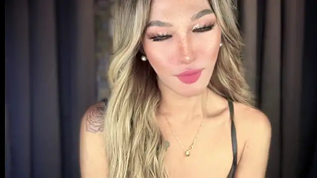 Hotsugarmollyxx live sex cam