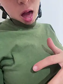 Miia_Hoot's cam snapshot