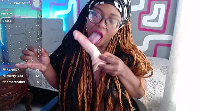 luciana_xxx2's web cam