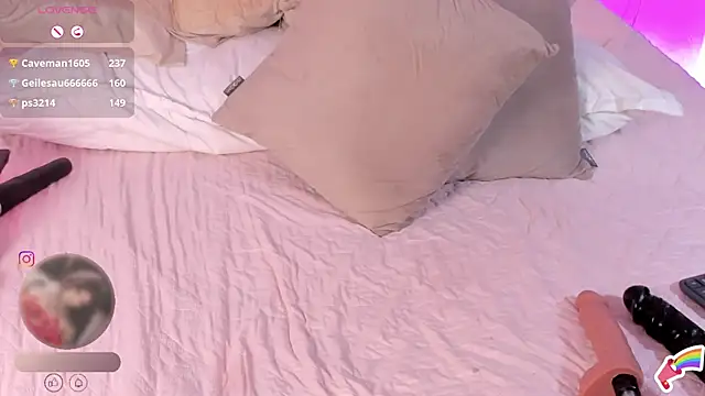 NinaInk's cam snapshot