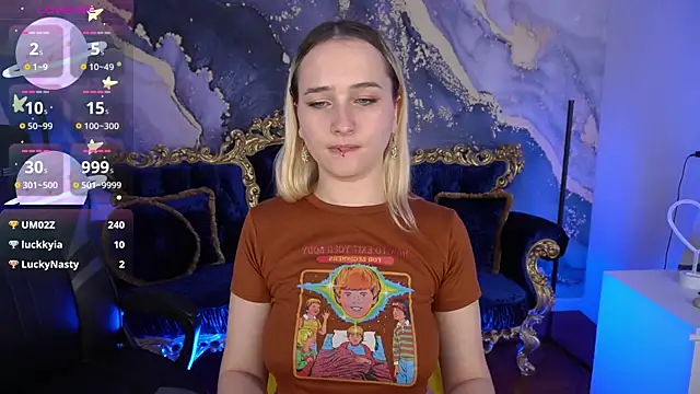 LilElfie's cam snapshot