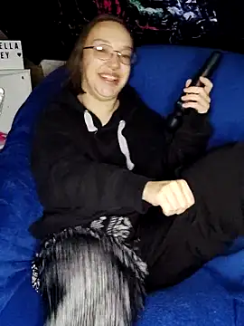 Isabella_Geney's cam snapshot