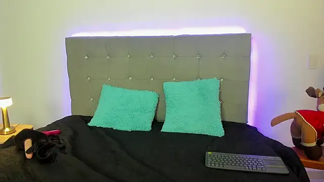 chloee_gomez's cam snapshot