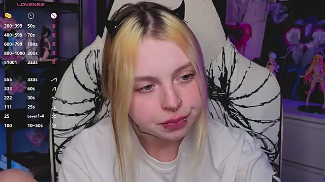 ElvenQueen's cam snapshot