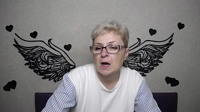 EmiliaGree live sex cam