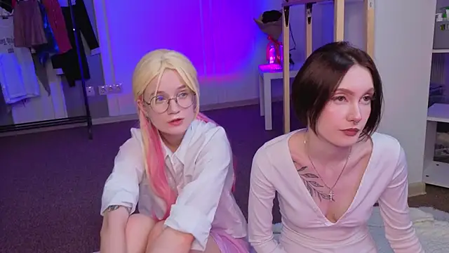 Lil_tits_girls live sex cam