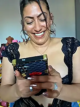 Nikkierosee live sex cam