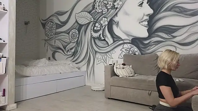 Scout_Avrora live sex cam