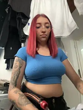 Paulina-Wells live sex cam