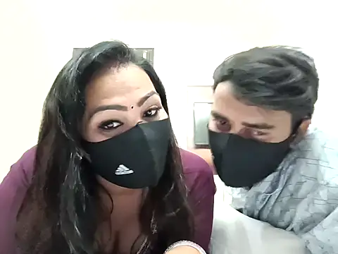 horny_milf_couple live sex cam