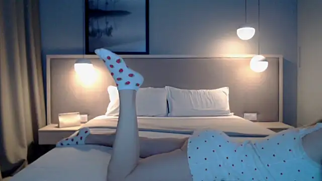 ShySchoolGirl live sex cam