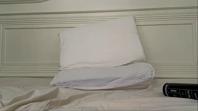 Kudi_Minnt live sex cam