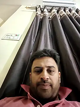 ITZ_GURU live sex cam