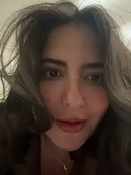 sukhakunis1 live sex cam