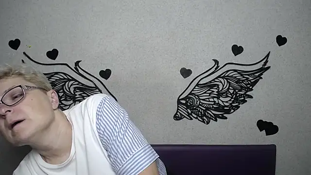 EmiliaGree live sex cam