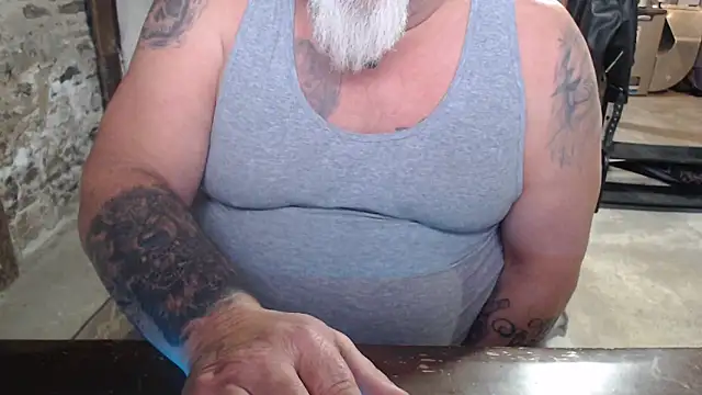 Newfiesausage1972 live sex cam