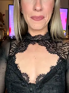 lola_tentatiion live sex cam