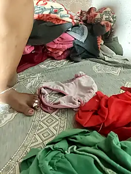 POOJACOUPLE's cam snapshot