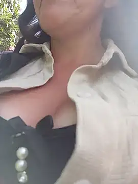 Salome-moon's cam snapshot