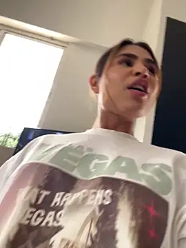 HaileyBaldwin's cam snapshot