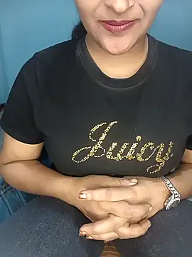 RomanticCouple432's cam snapshot