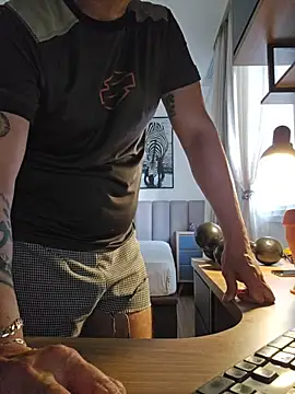 lorenzoDaddy's cam snapshot