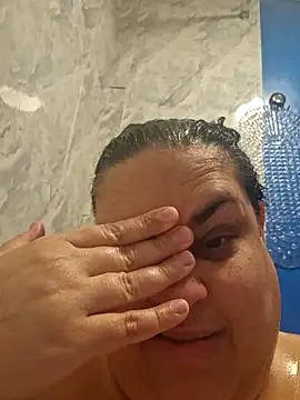 BigBusty_VoluptuousMilfX's cam snapshot