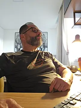 lorenzoDaddy's cam snapshot