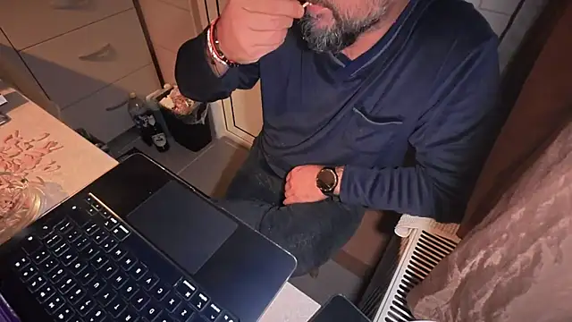 TARKAN1's cam snapshot