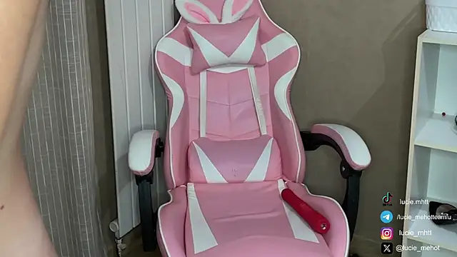 lucie_mehott live sex cam