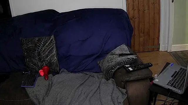 rob2810 live sex cam