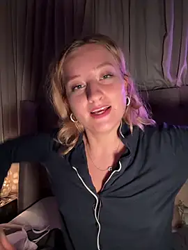 MileySummer live sex cam