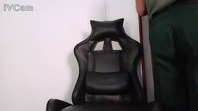 HomeAloneK live sex cam