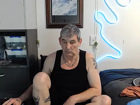 ChunkyMonkey007 live sex cam