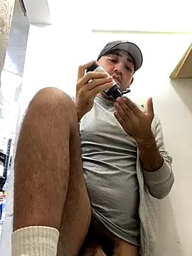 JuanZapata33 live sex cam