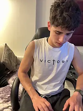 AdrianRinaldi live sex cam