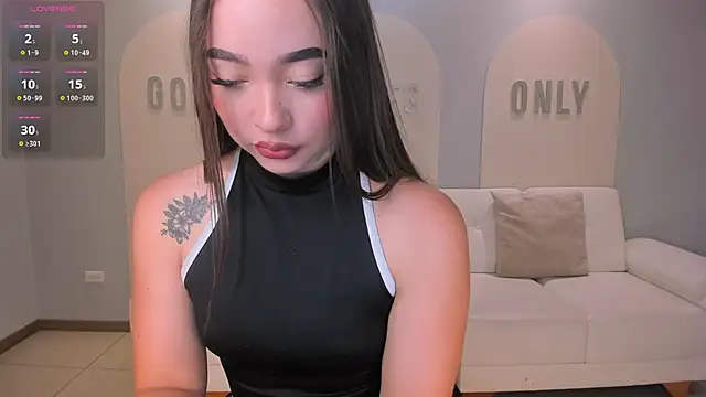 AlinaKravitz live sex cam