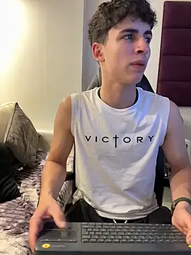 AdrianRinaldi live sex cam