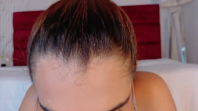 sara_saenz99 live sex cam