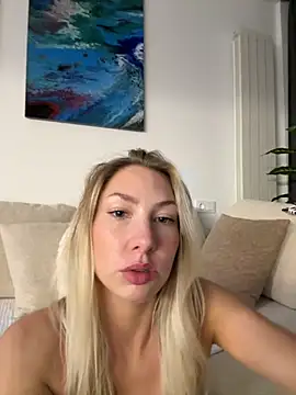 LuisaBecker live sex cam